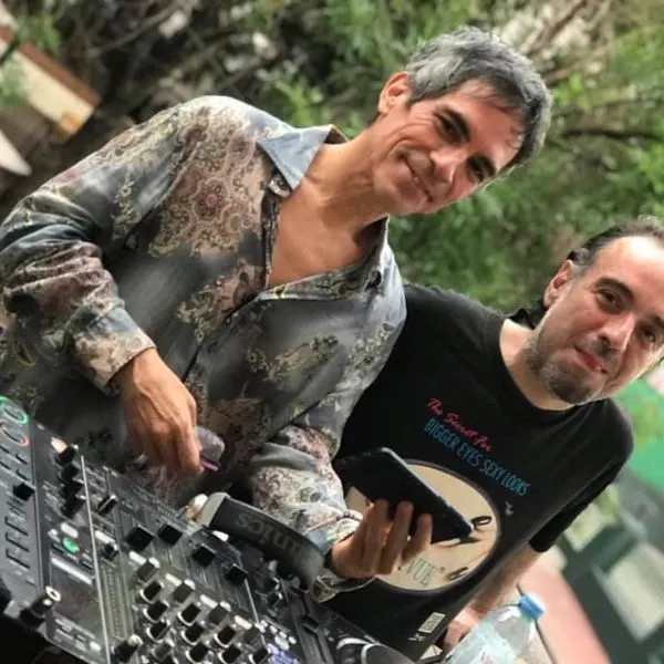 CARLOS DÍAZ — en cabina
