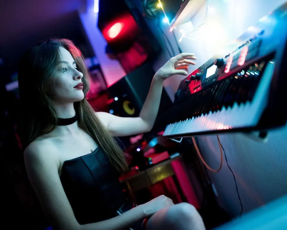 DAVINA — SYNTHS — LIVE