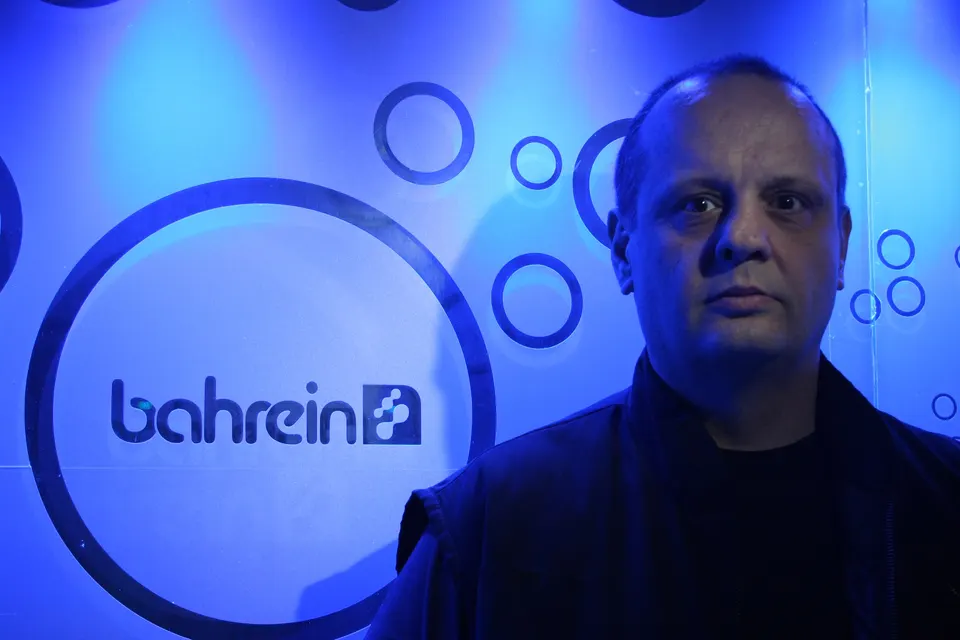 SERGIO ATHOS — BAHREIN — RETRATO
