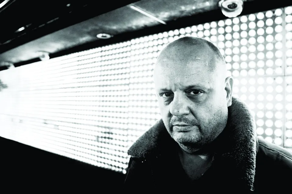 SERGIO ATHOS — RETRATO — B&N